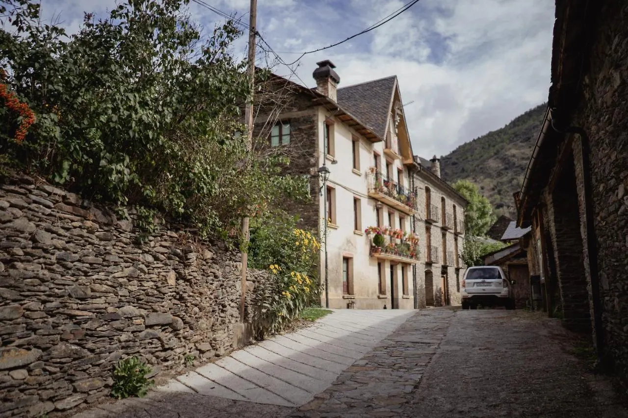 El Xalet De La Vall De Cardos Lladros